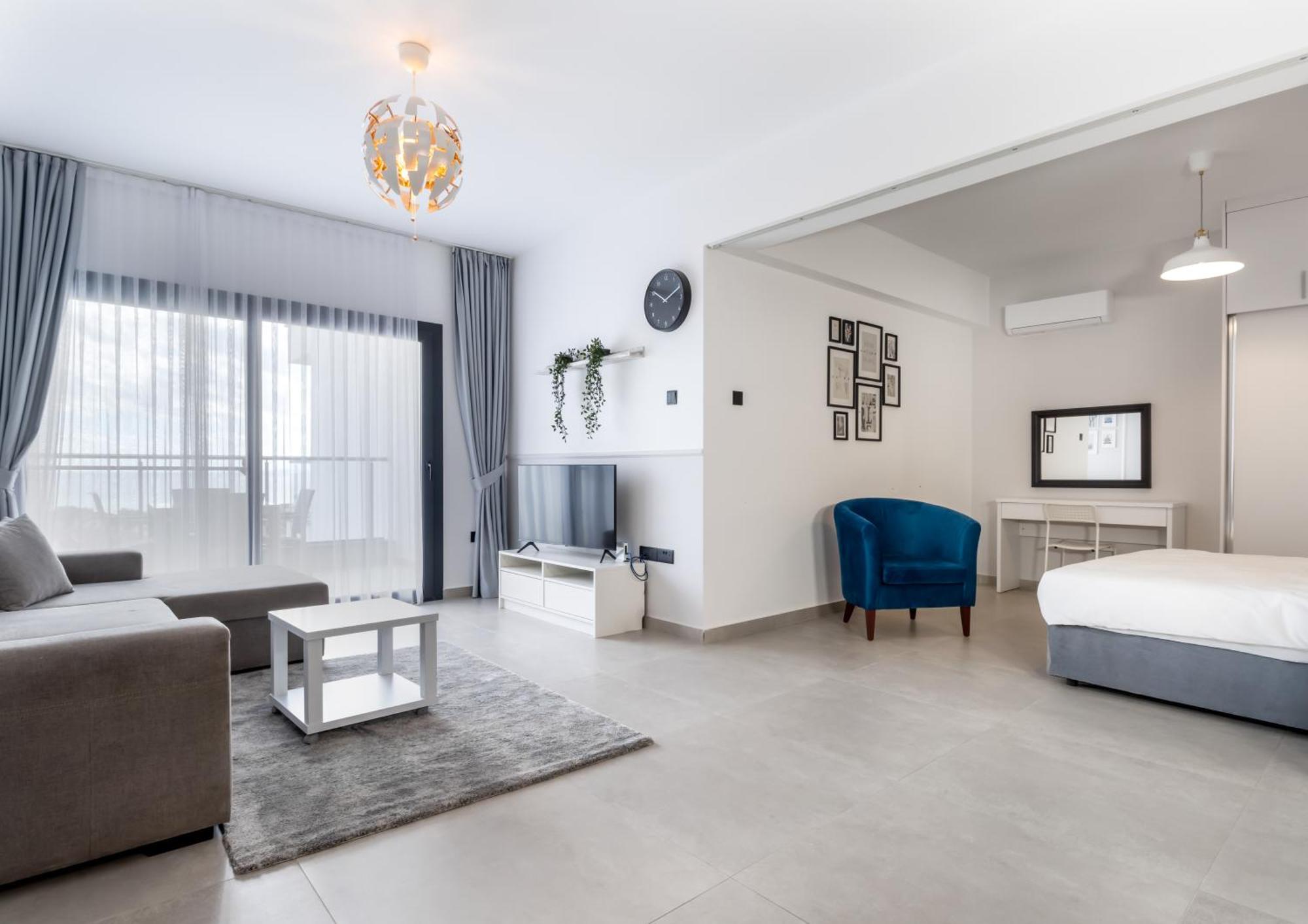 Caesar Blue Seaside Luxury Apartment *