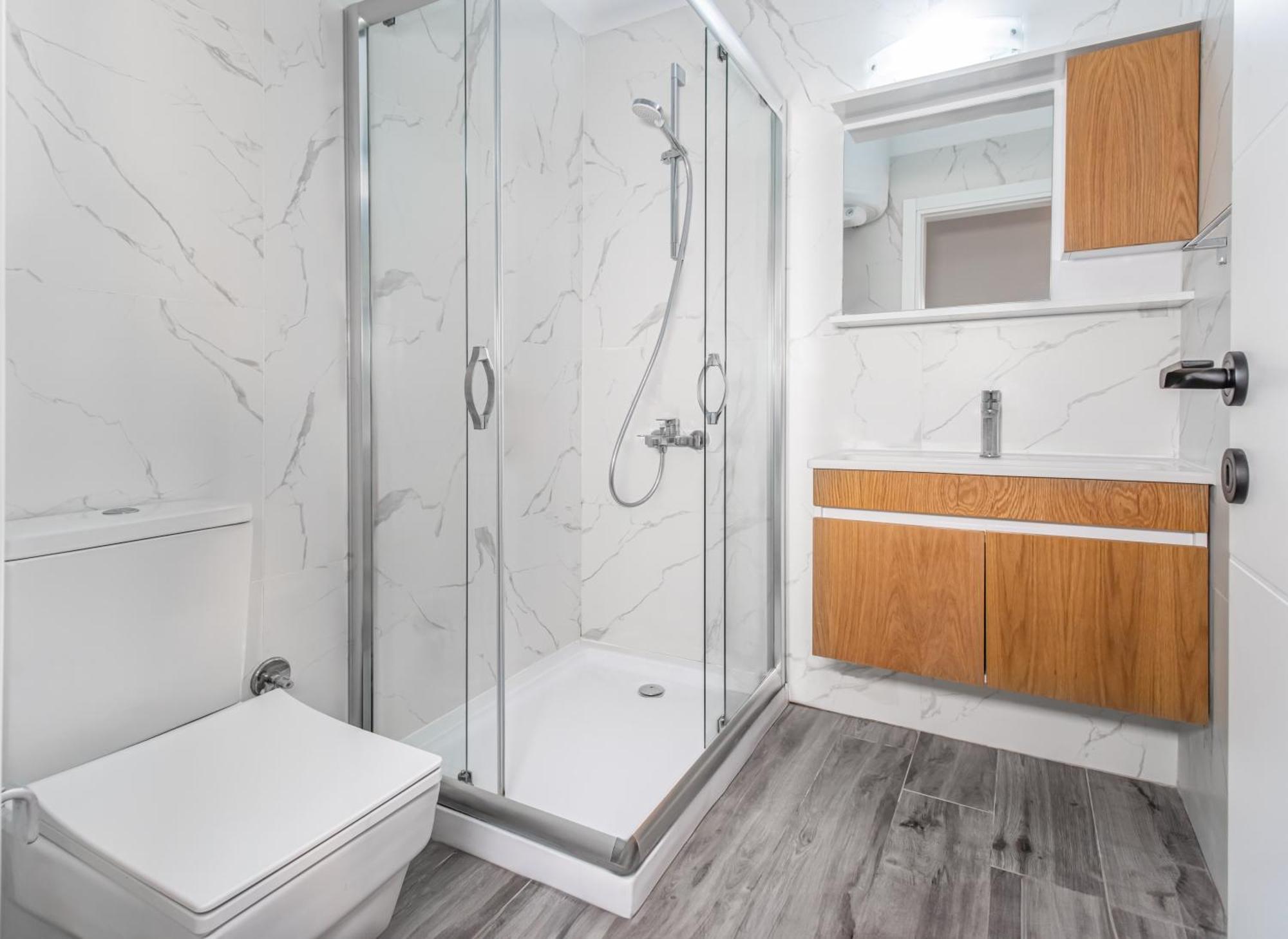 Caesar Blue Seaside Luxury
