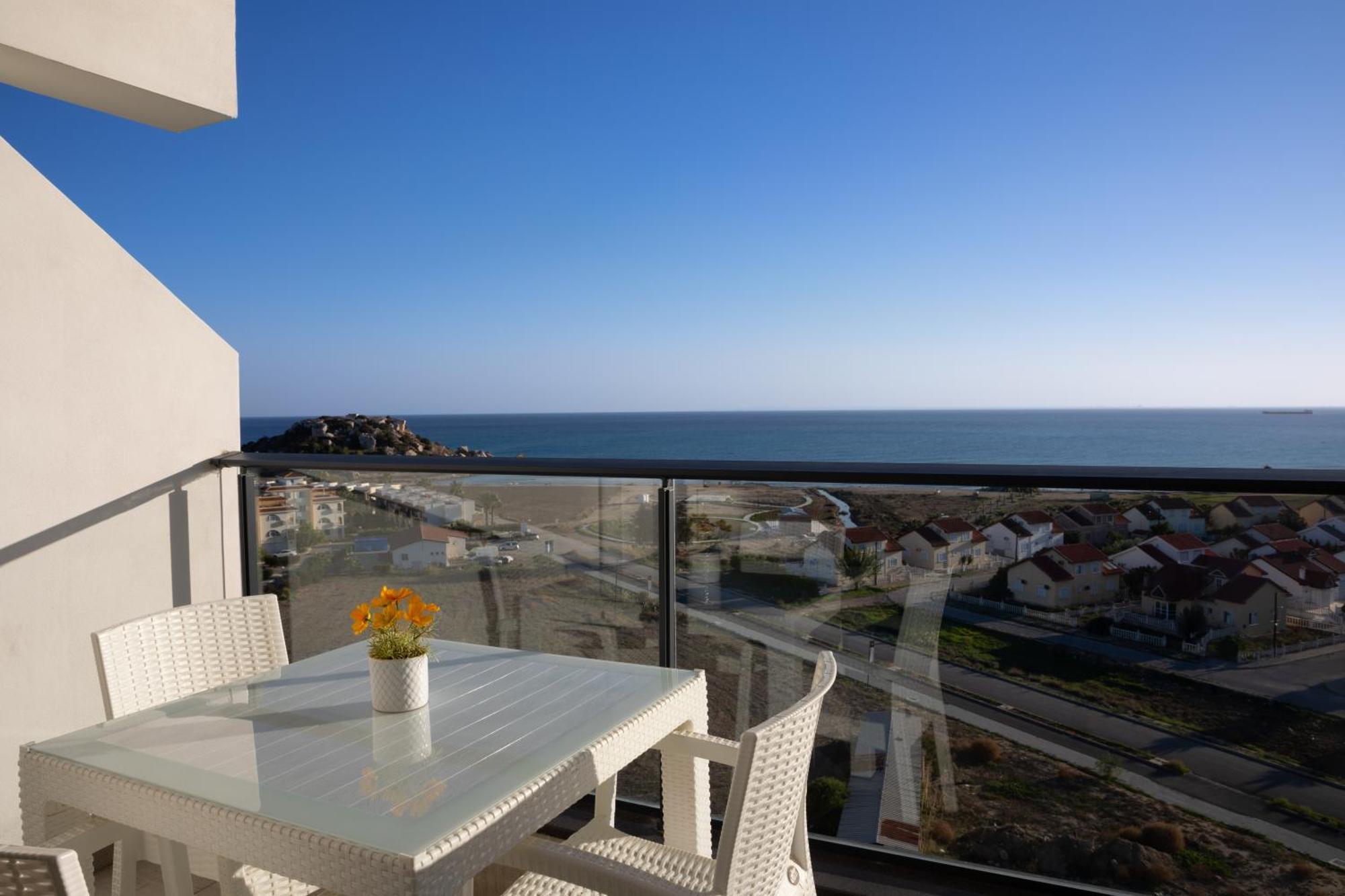 Caesar Blue Seaside Luxury Apartment