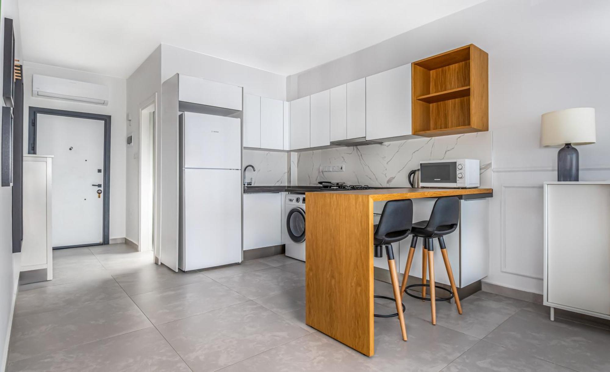 Caesar Blue Seaside Luxury Apartment Gastria