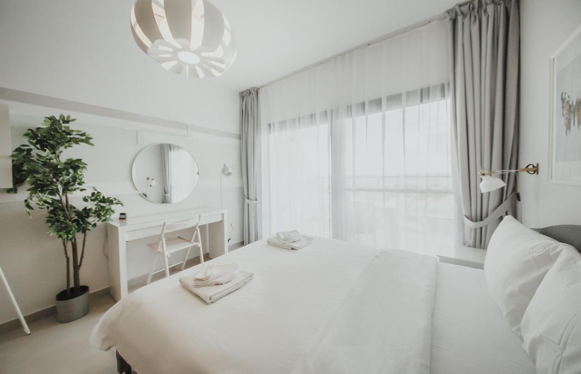 Caesar Blue Seaside Luxury Apartment